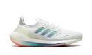 Ultra Boost 22 WMNS "Heat.RDY White Iridescent" GX8087