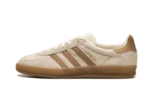 Gazelle Indoor WMNS "Wonder White" JR2726