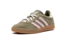 Gazelle Indoor WMNS "Focus Olive" JH6475