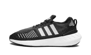 SWIFT RUN 22 WMNS "Black" GV7971