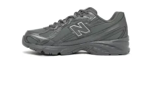 740 "Castlerock Silver Metallic" U740SS2