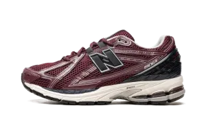 1906R "Burgundy Black" M1906RCC