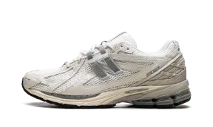 1906R "Beige Grey" M1906RFI