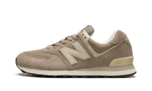 574 "Beige / White"