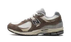 2002R "Emerging Brown" M2002RFZ