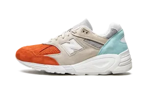 990 v2 "Kith Cyclades" M990KC2