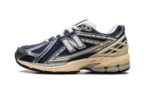 1906R "Vintage Indigo" U1906RCK