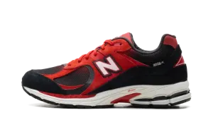 2002R "Black/True Red" U2002RZA