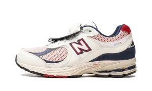 2002R "Sea Salt/Team Red" M2002RVE