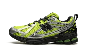 1906R "Volt / Black" M1906RCG