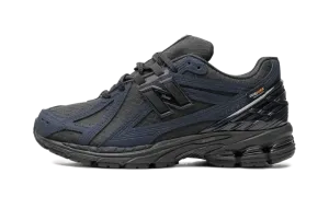 1906R "Outerspace/Black/Black" M1906RWE