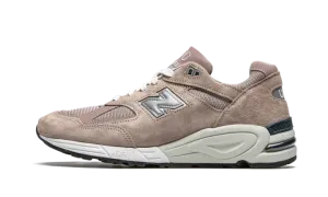 990v2 "Kith - Dusty Rose"
