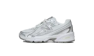 740 GS "White Silver Metallic" GR740WM