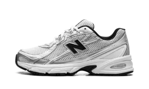 740 "White Silver Metallic Navy" U740NW2