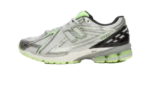 1906R "Dark Silver Metallic Mint Flash" U1906RCQ