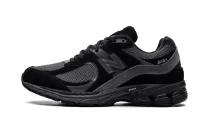 2002R "Black Magnet" M2002RBL