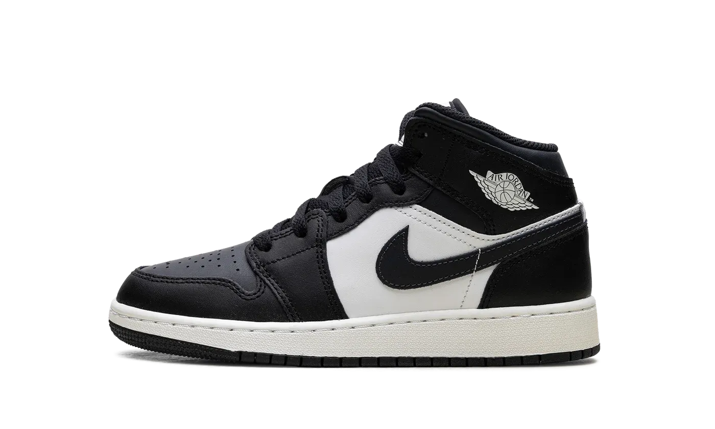 Jordan 1 Mid GS "Off Noir Toe" DQ8423 010