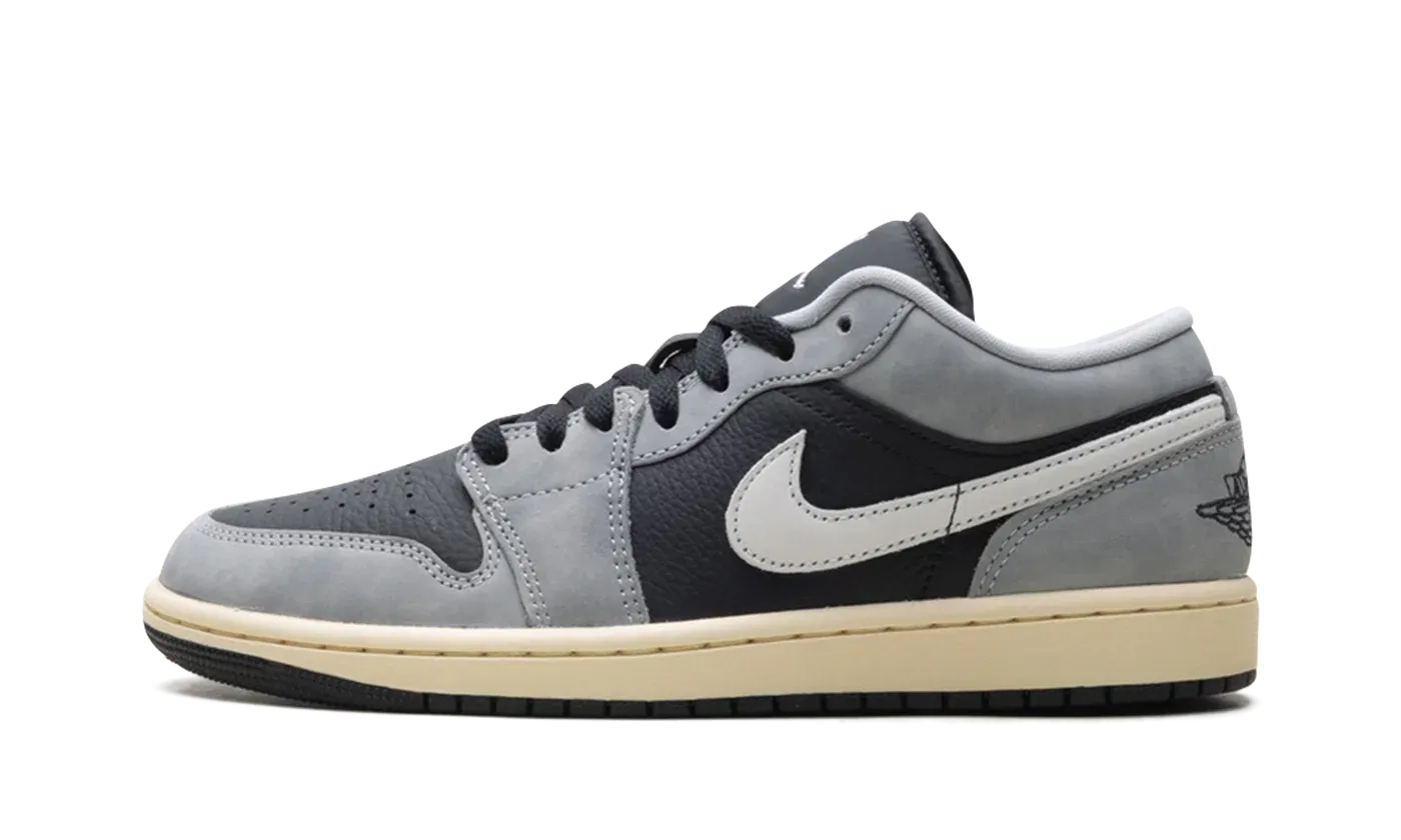 Air Jordan 1 Low SE "Light Smoke Grey" HQ2010 012