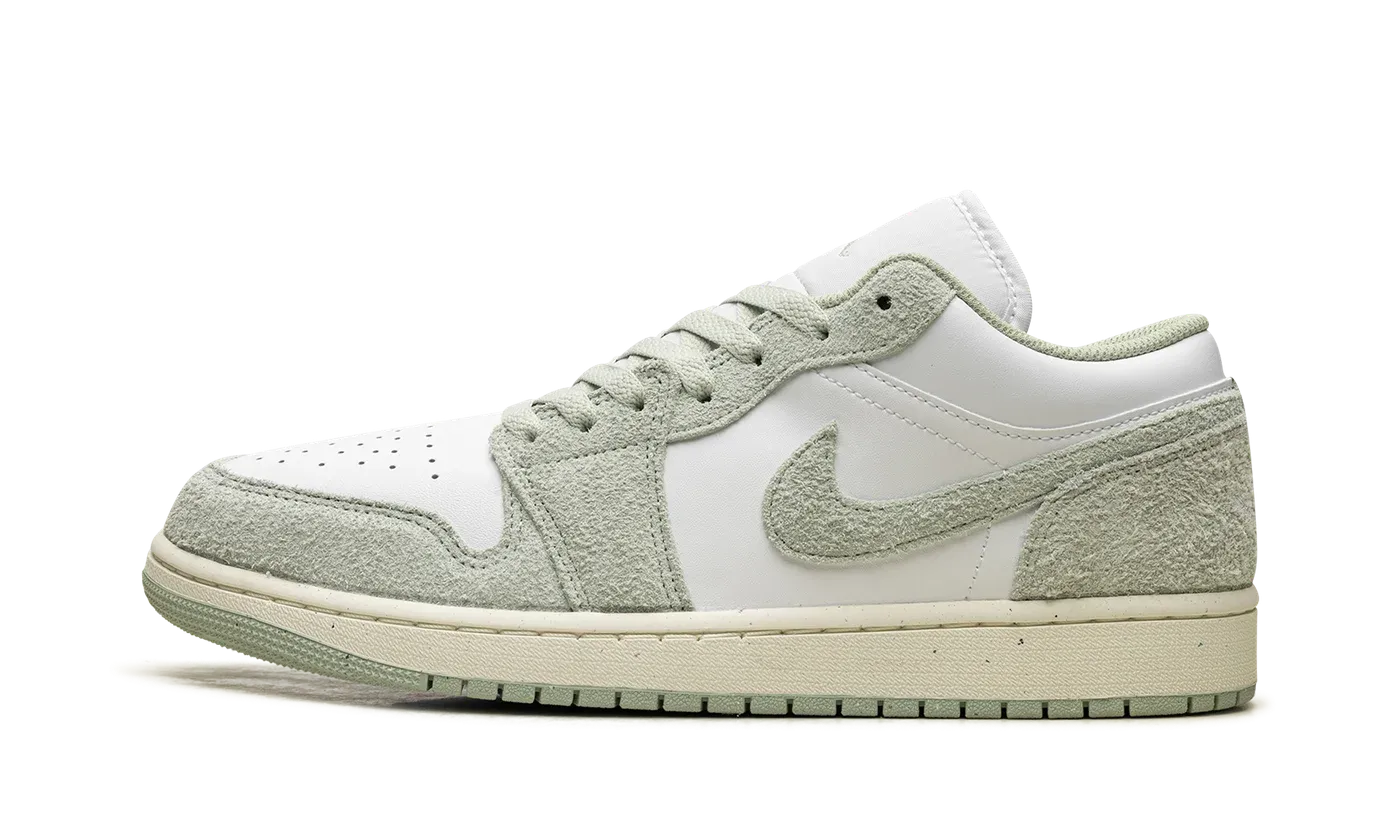 Air Jordan 1 Low SE "Seafoam" FN5214 131