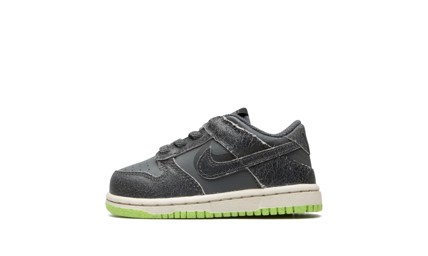 Dunk Low SE "Halloween - Cauldron TD" DQ6217 001