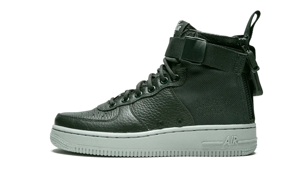 SF AF1 MID WMNS "Outdoor Green" AA3966 300