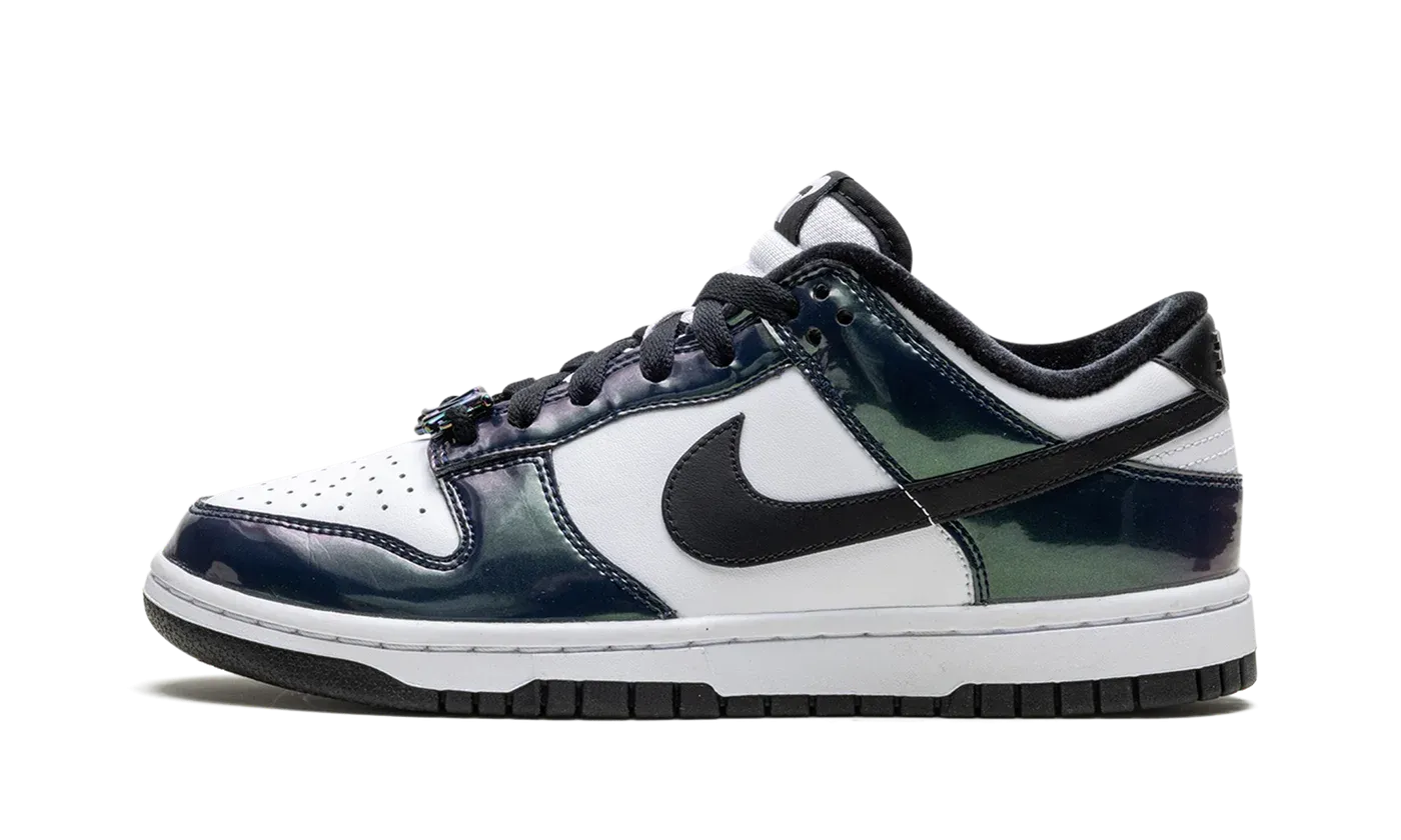 Dunk Low SE WMNS "Just Do It Iridescent" FQ8143 001