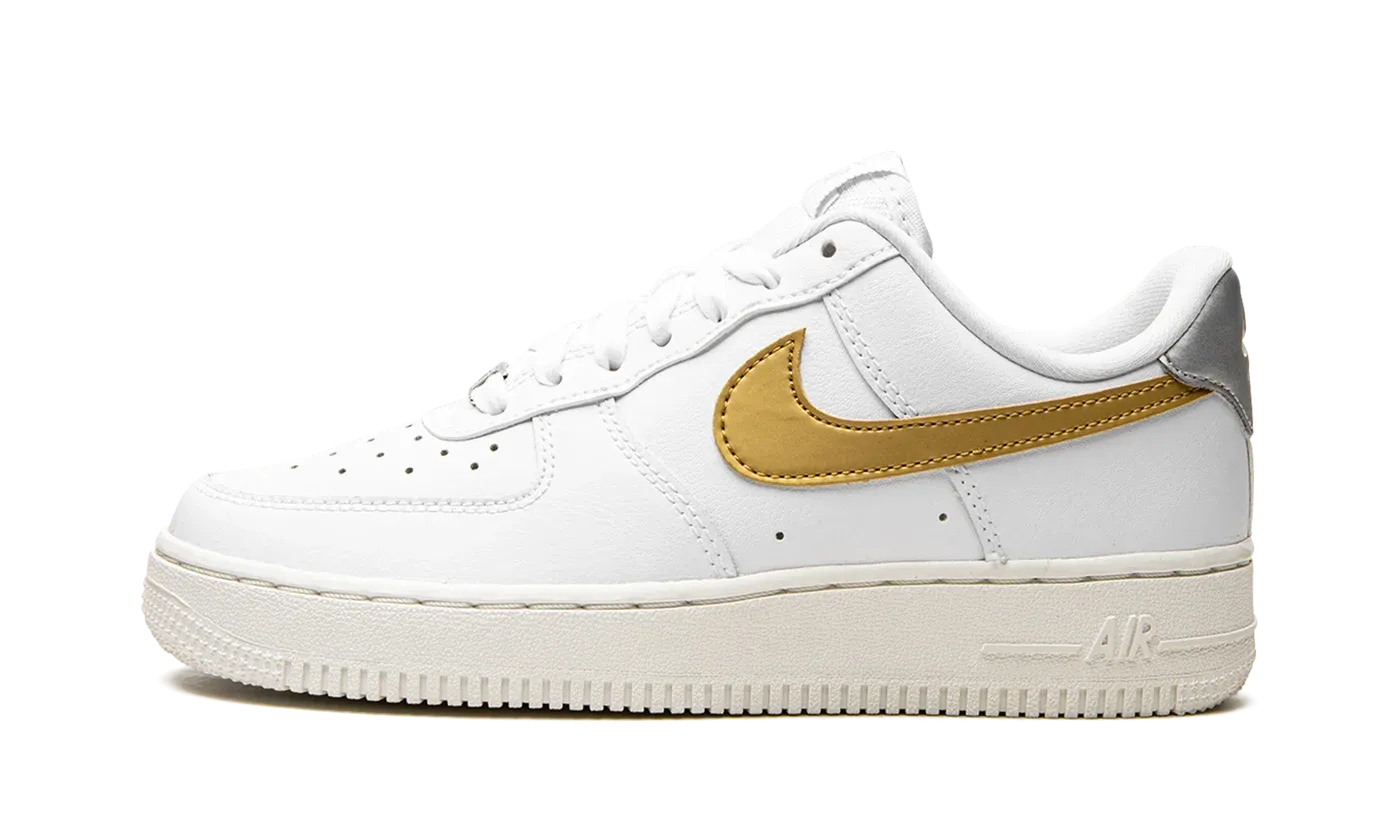 AIR FORCE 1 MNS WMNS "White / Gold / Silver" DD8959 106
