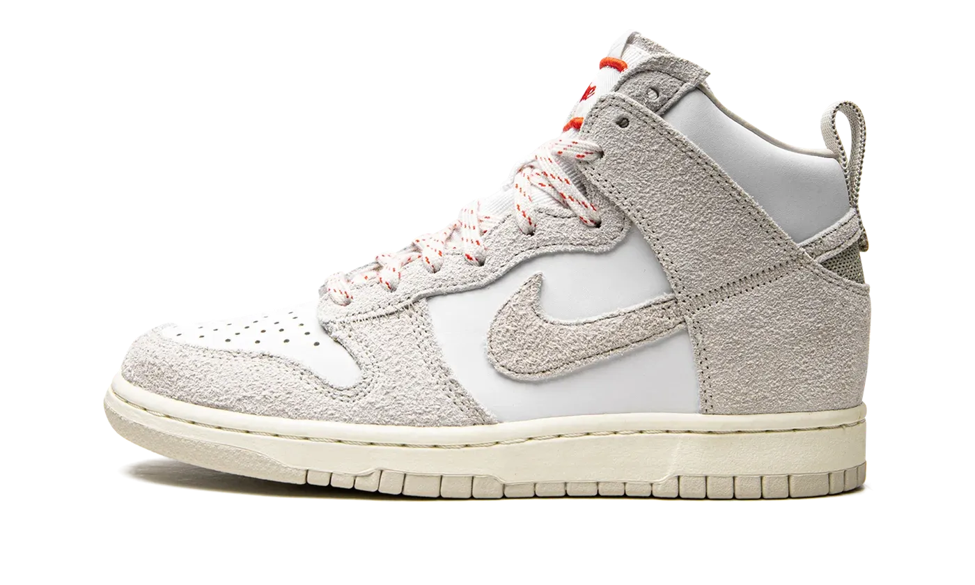 Dunk High SP "Notre - Light Orewood Brown" CW3092 100