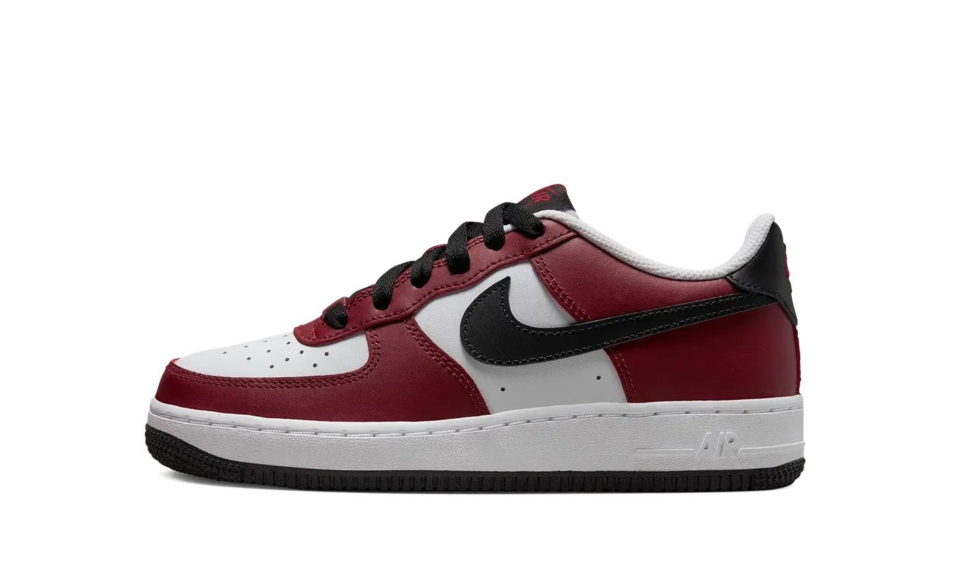 Air Force 1 Low LV8 "Team Red" FD0300 600