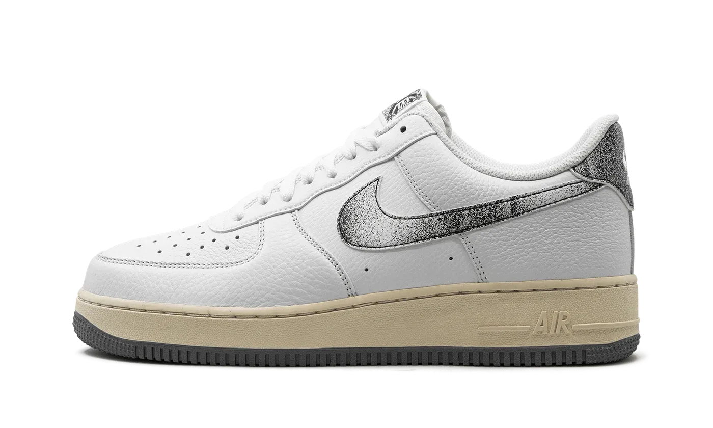 Air Force 1 Low "Classics" DV7183 100