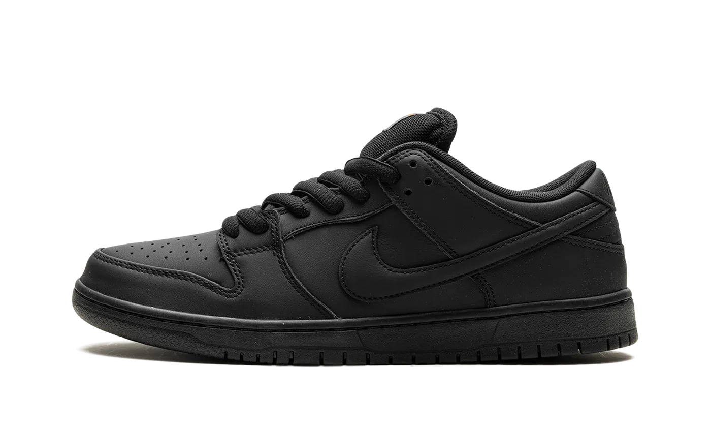 SB Dunk "Triple Black" FJ1674 001