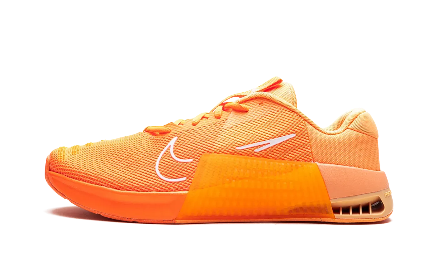 Metcon 9 AMP "Atomic Orange" DZ2616 800