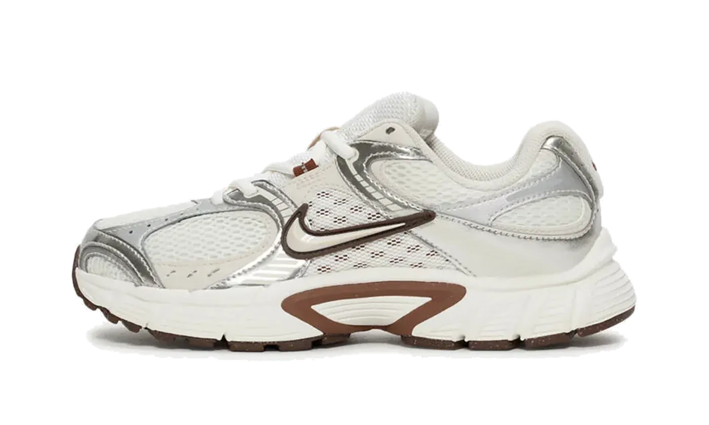 V5 RNR WMNS "Sail Fauna Brown" HQ7901 102