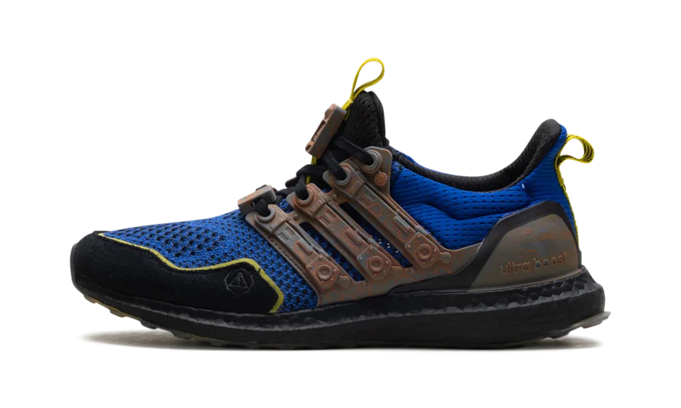 Ultra Boost "Fortnite - Battle Bus" JQ0713