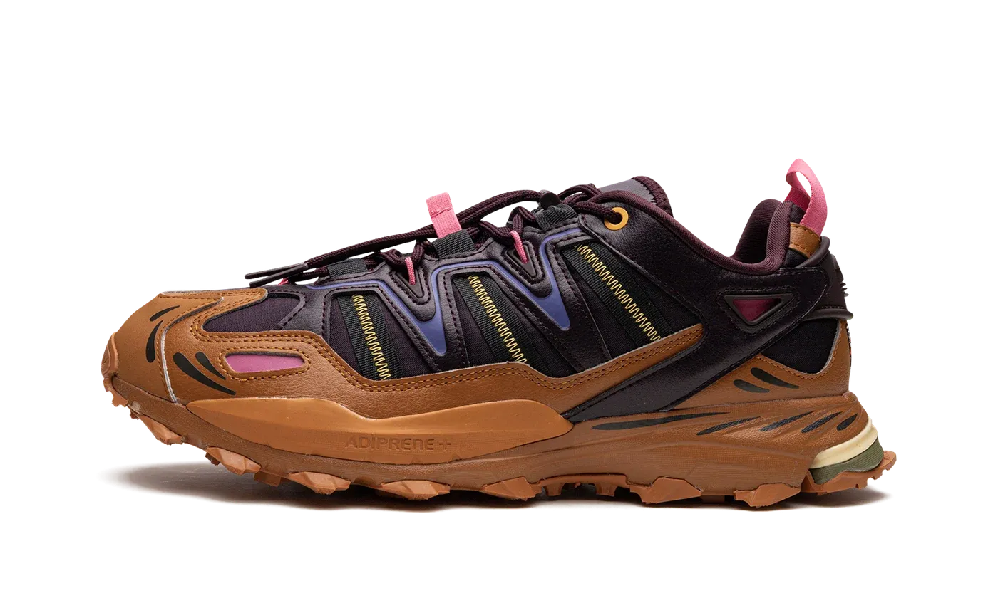 Hyperturf Adventure "Dia de los Muertos Mole" HQ6022