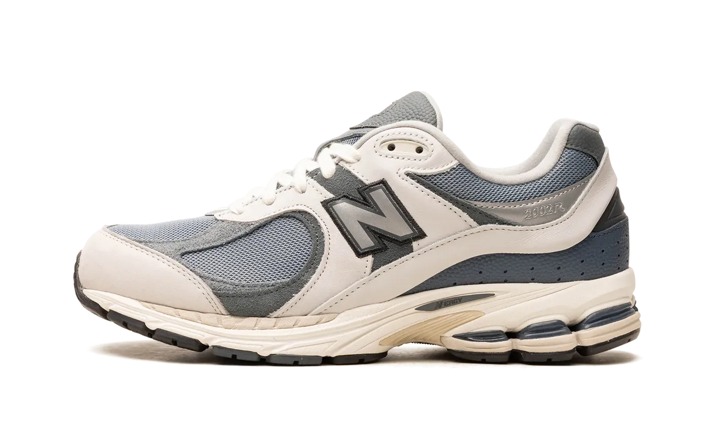 2002R "atmos - Cybernetics Blue" M2002RAN