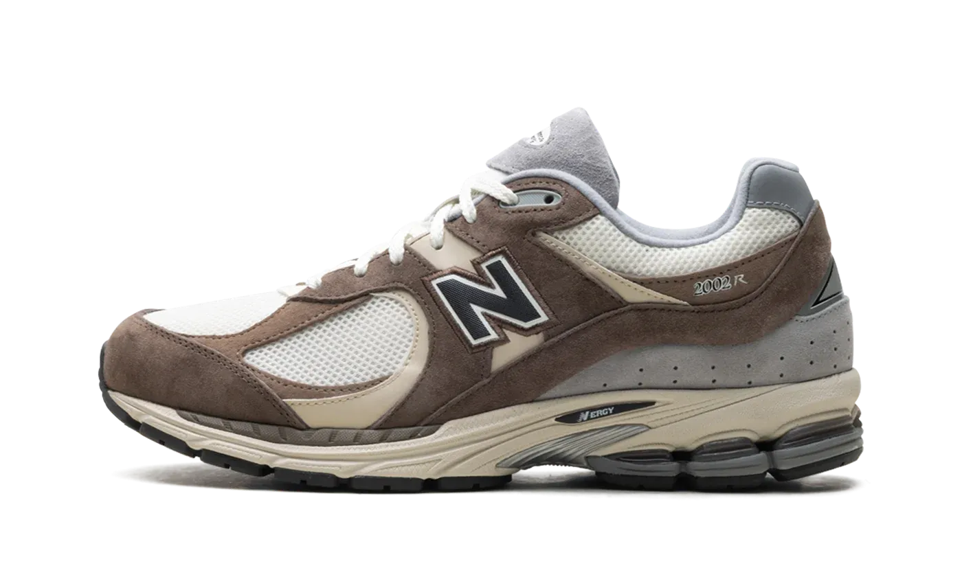 2002R "Emerging Brown" M2002RFZ