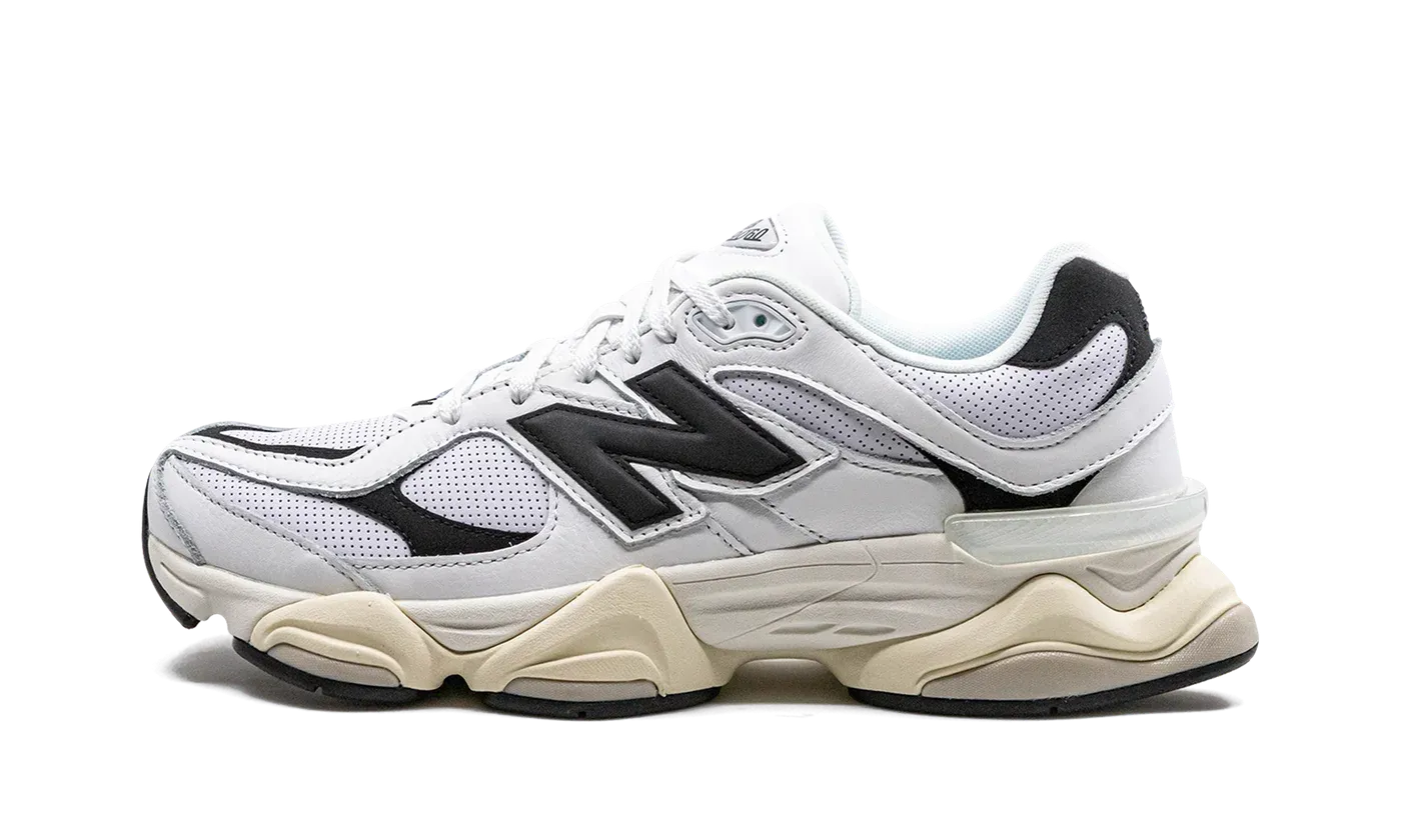 9060 "White / Black" U9060AAB