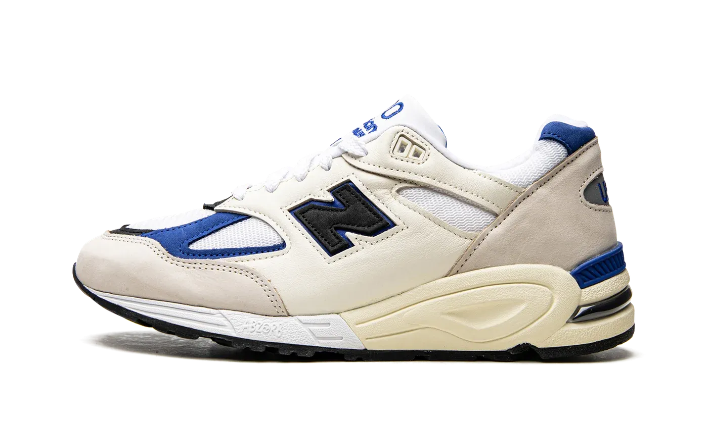 990v2 "Made In USA White/Blue" M990WB2