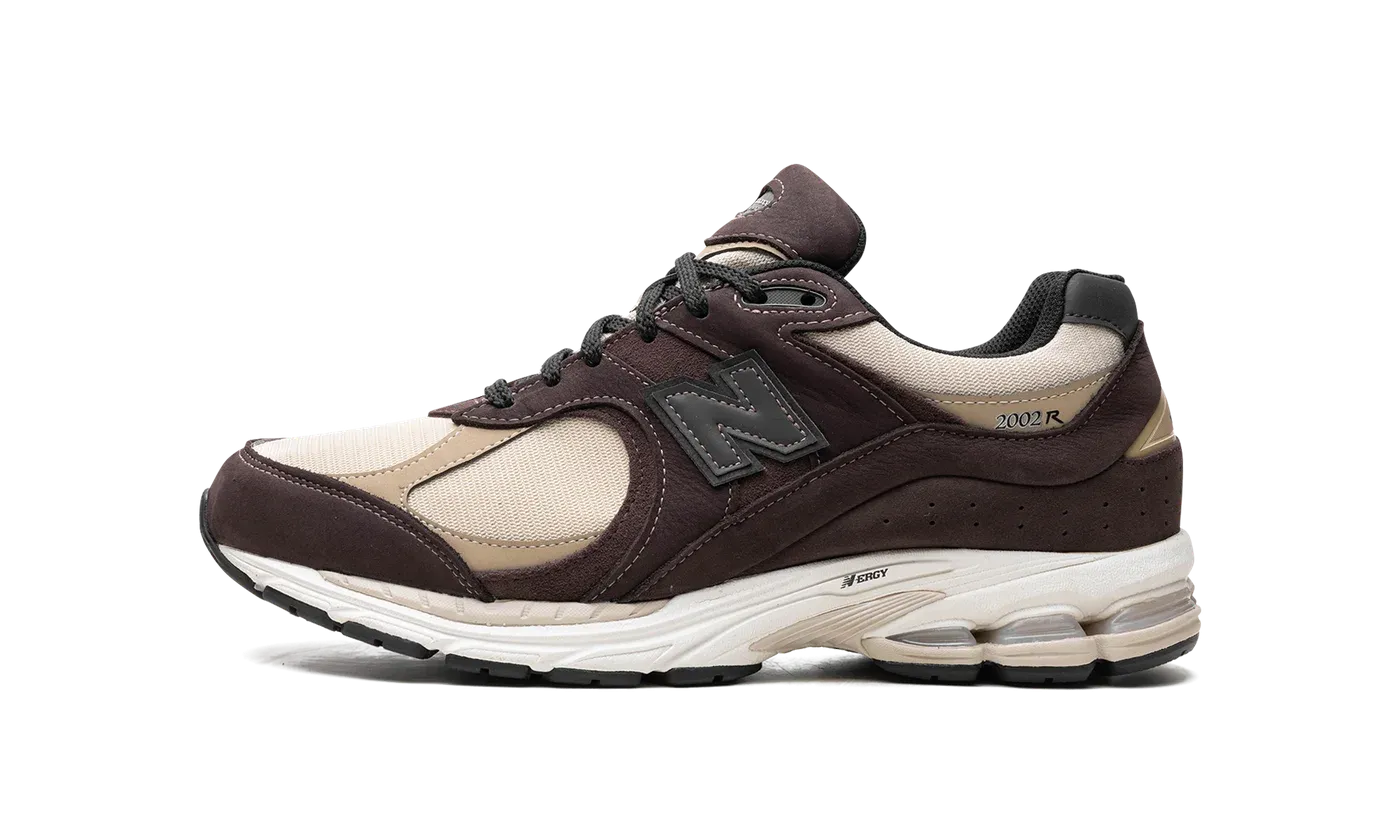 2002R "Black Coffee" M2002RXQ