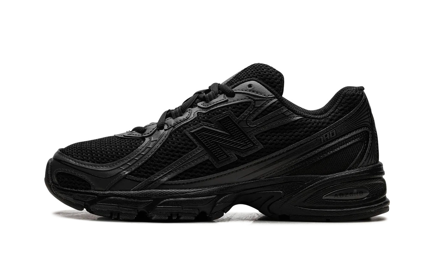 740 "Triple Black" U740BO2