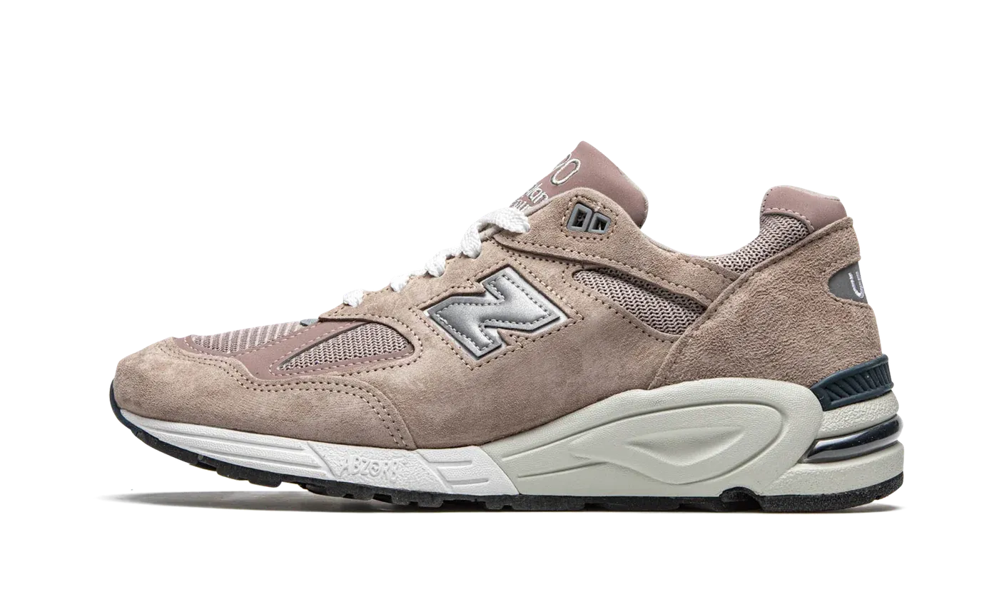 990v2 "Kith - Dusty Rose"