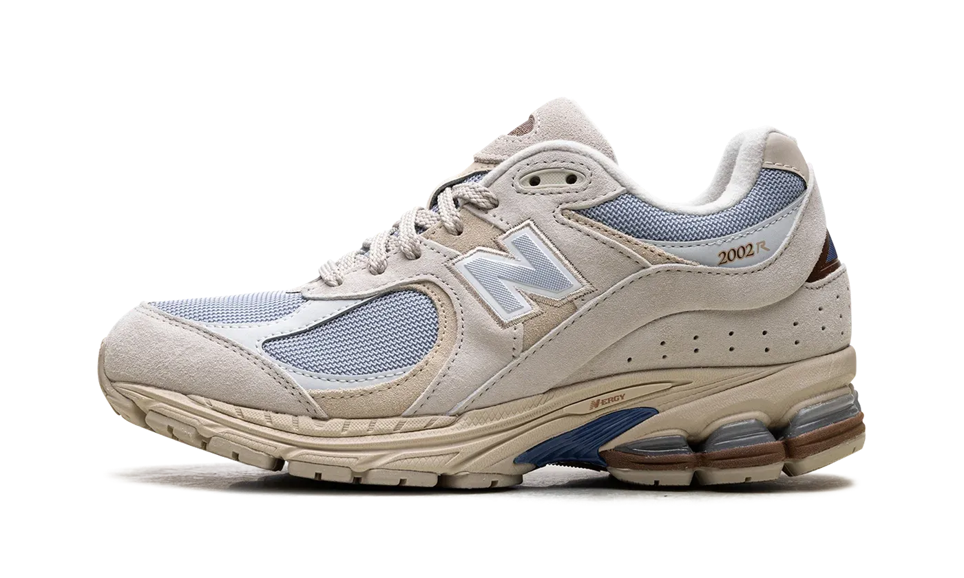 2002R "Sandstone" M2002RBZ