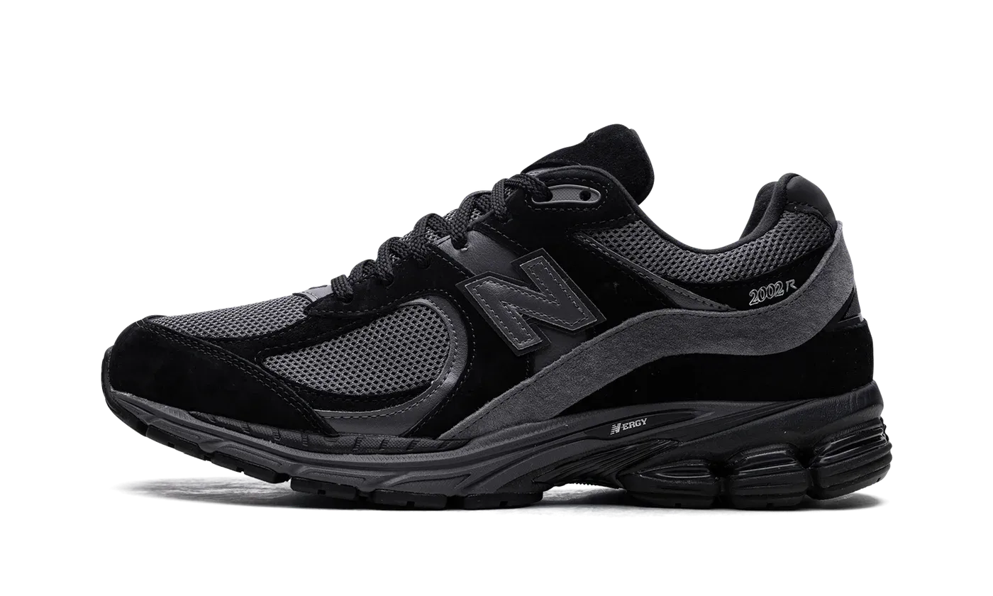 2002R "Black Magnet" M2002RBL